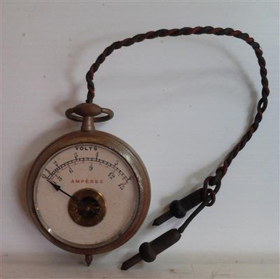 Book cover 201408141920: NN | Volt-Ampère meter in zakuurwerk-vorm. Wellicht rond 1900-1914. Precisie-instrument.